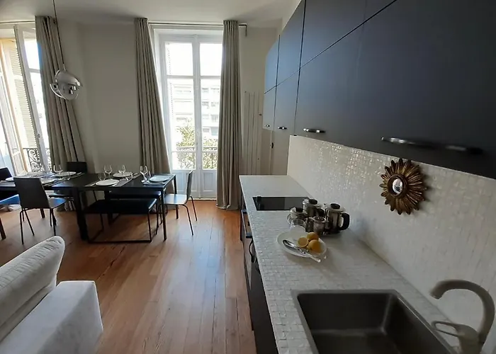 Sublime Centre, Parc Et Parking Биарриц